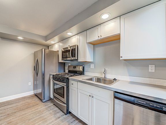 5th image of 744 Proctor Way #2