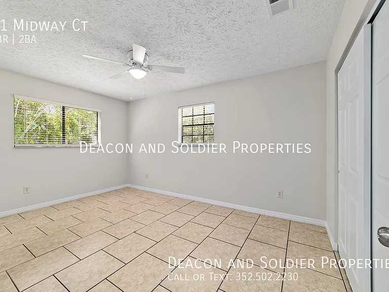11 Midway Ct — Photo 13