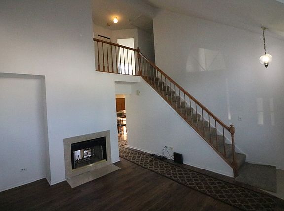 4th image of 1840 Somerset Ct