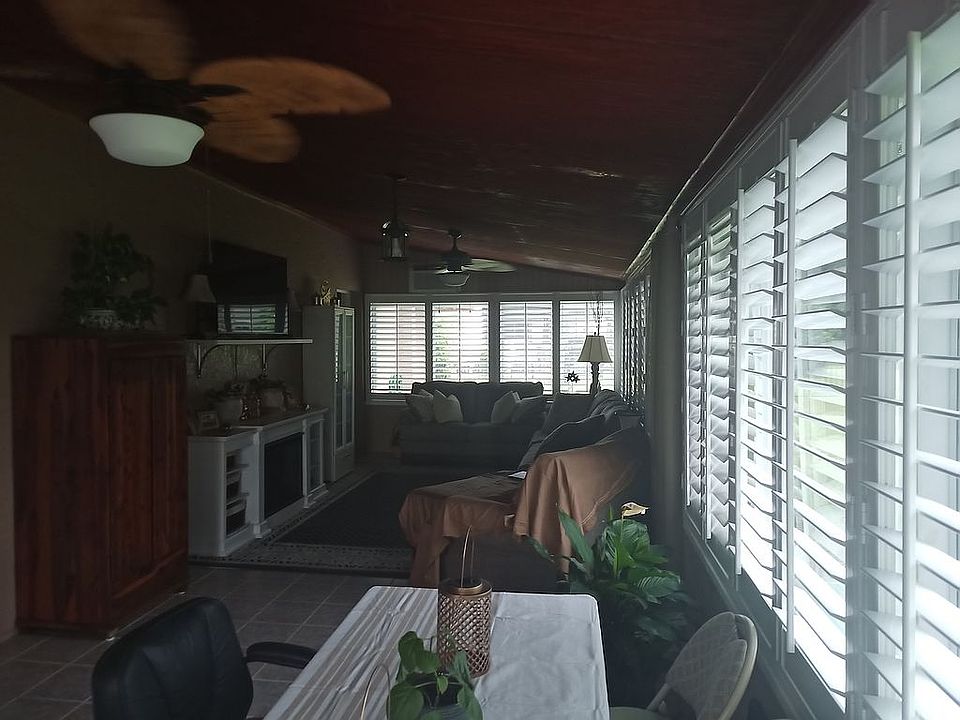 2nd image of 4405 London Town Rd