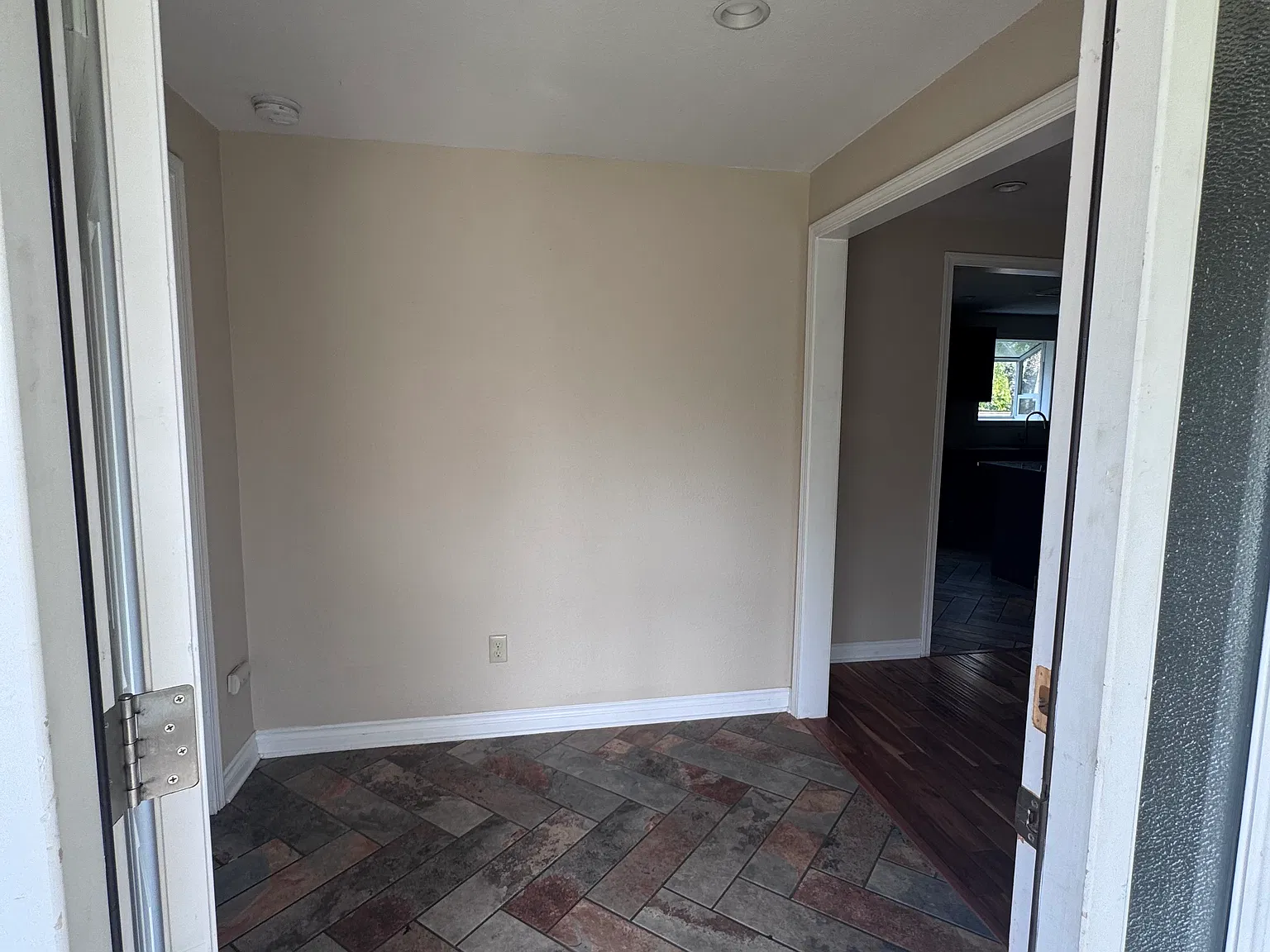 4 bed, 1392 sqft, $2,600 — Photo 4