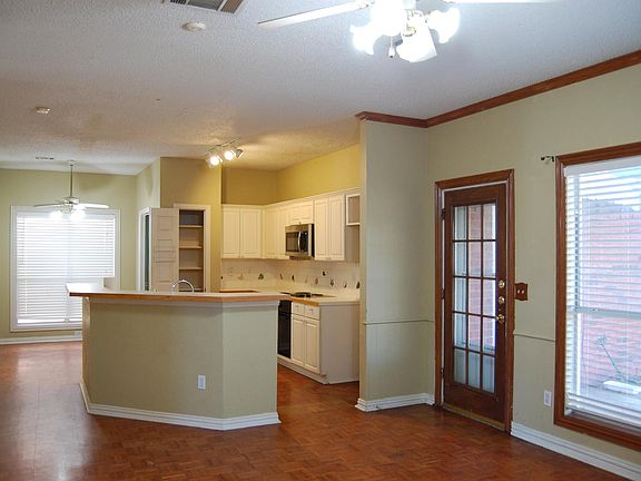 2nd image of 2400 Dyers Oak Dr