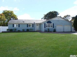 10 Kejaro Ct, Centereach, NY 11720