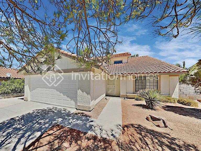 2308 Lone Pine St — Photo 1