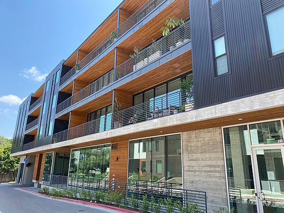 5th image of 900 S 1st St #415