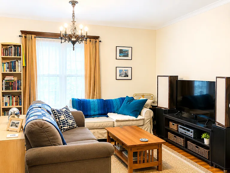 714 W Liberty St #1 — Photo 3