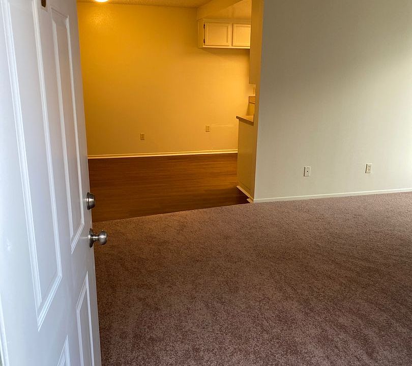 1st image of 16752 Hoskins Ln #2