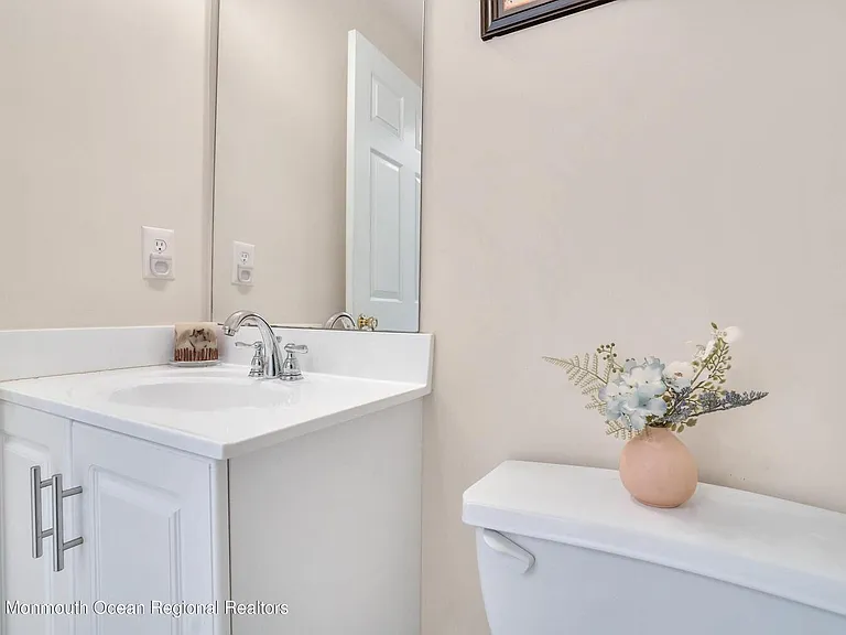 732 3rd Ave — Photo 22
