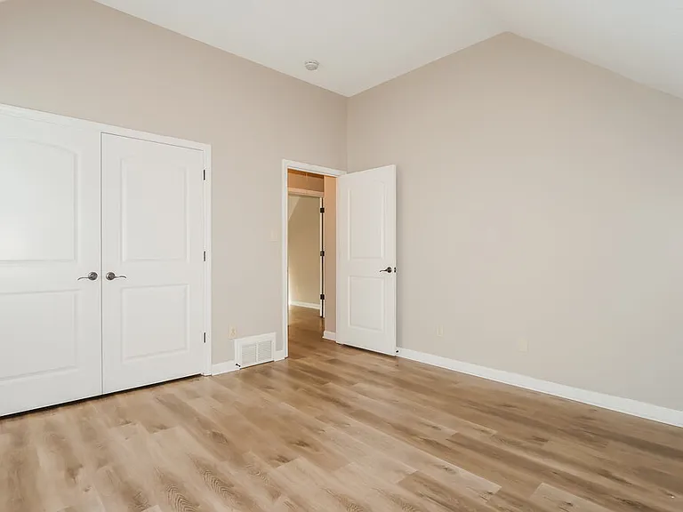 445 Green Willow Cv — Photo 15