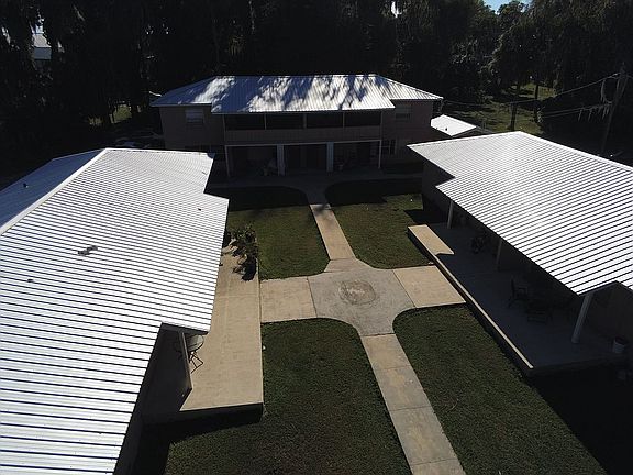 Aerial view/courtyard 