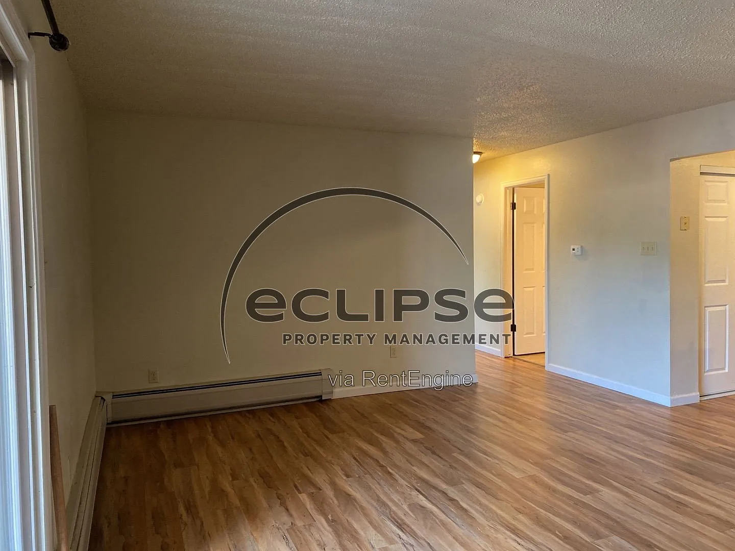 2 bed, 1.0 bath, 980 sqft, $1,150 — Photo 2