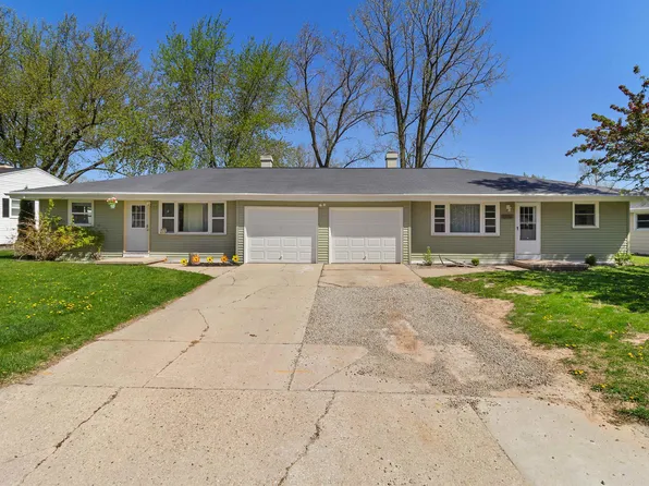 1548 Forest Glen Dr, Green Bay, WI 54304