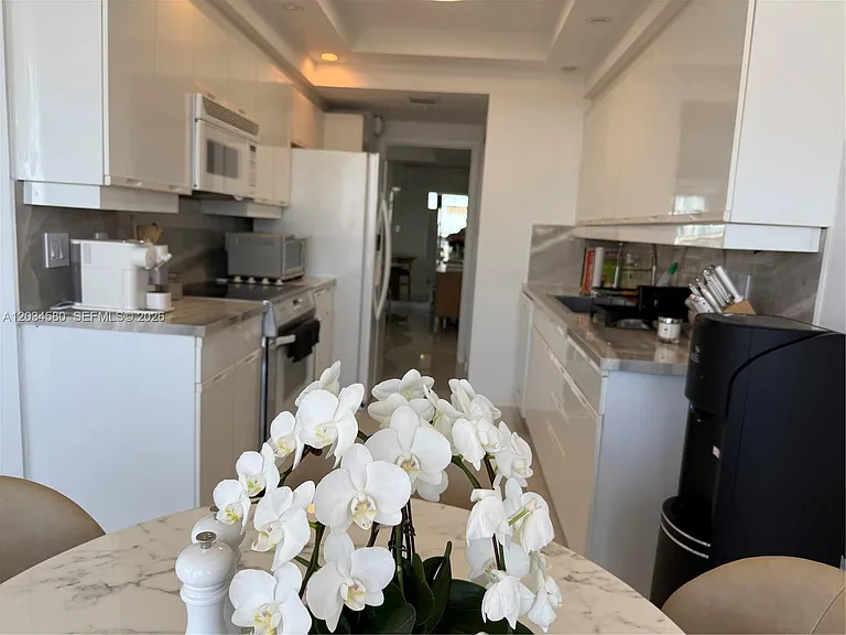2000 Island Blvd #1603 — Photo 35