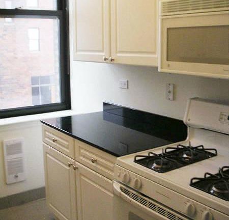 3rd image of 1 W Street 06