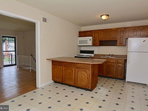2nd image of 14760 Dodson Dr