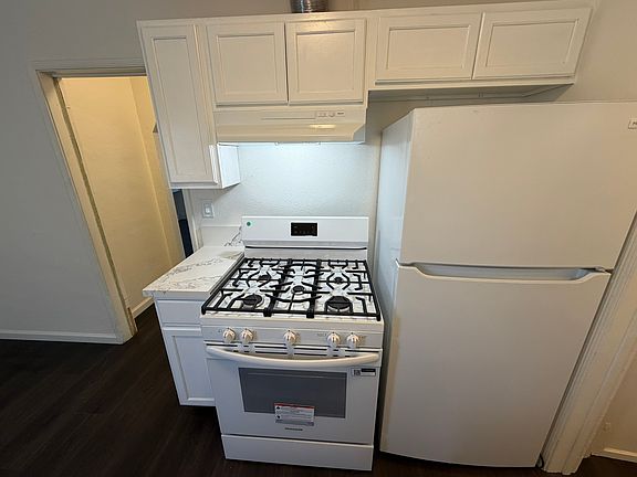 3rd image of 1333 N Bonnie Beach Pl