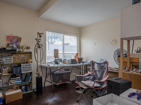 5th image of 501 Dela Vina Ave