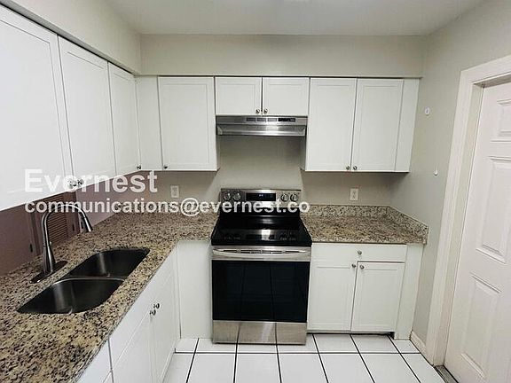 4th image of 4420 Snapper St