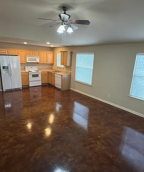 219 Windmill Hl — Photo 3