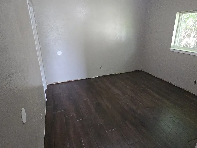 119 Bristol Dr — Photo 4