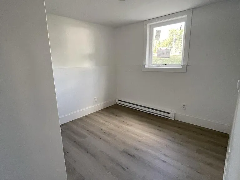 60 8th St N #1 — Photo 9