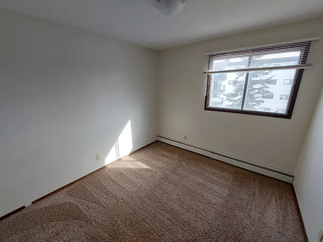 7148 Parke Ave — Photo 11