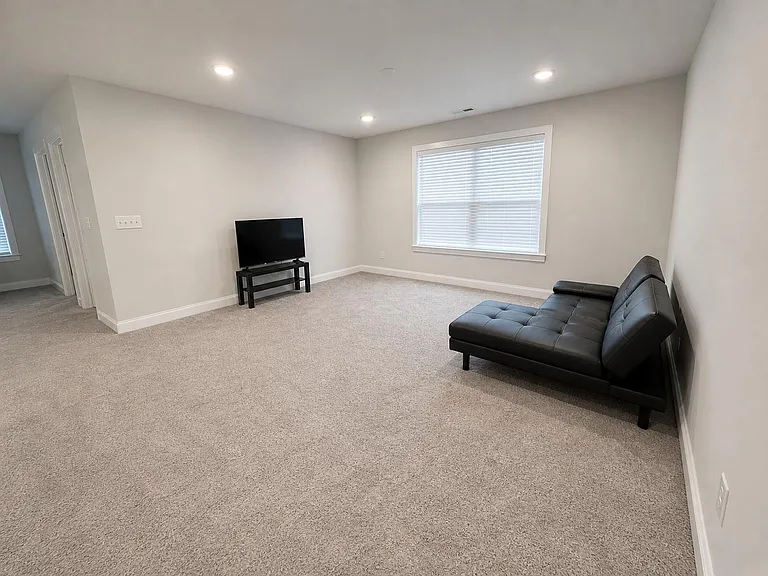 835 Chalkstone Ln — Photo 24
