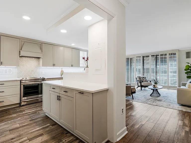 2555 Pennsylvania Ave NW #418 — Photo 7