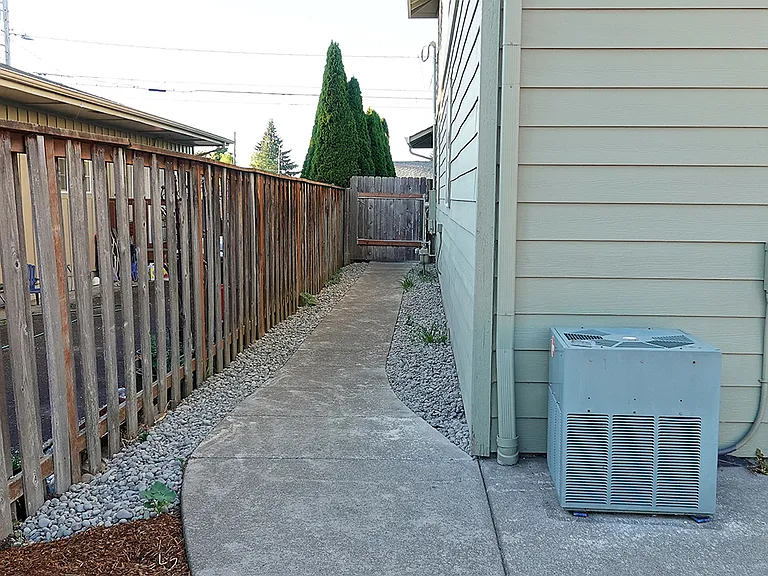 7710 SE Clackamas St — Photo 28
