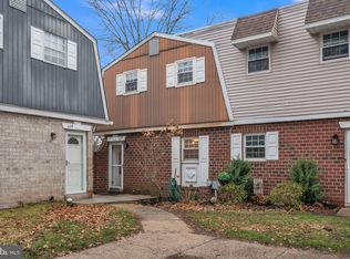 627 Village Ln, Pottstown, PA 19464