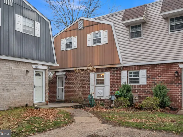 627 Village Ln, Pottstown, PA 19464