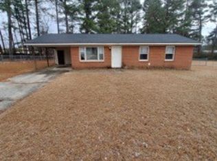 6517 Green Meadow Rd, Fayetteville, NC 28304