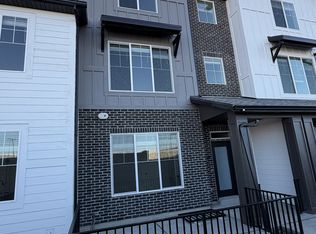 818 W Ivywell Ln #215, North Salt Lake, UT 84054