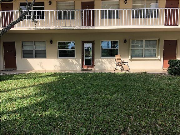 2nd image of 34 Vista Gardens Trl