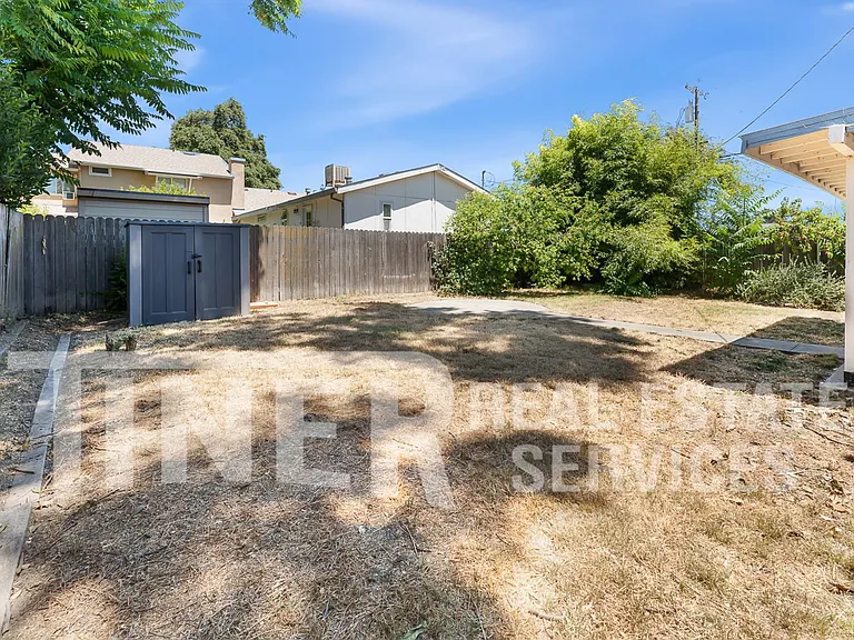 1436 Carrie St — Photo 18