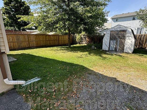 5th image of 581 Barnes Cres Unit 3