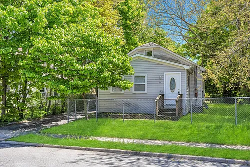 82 Columbia St Photo 1