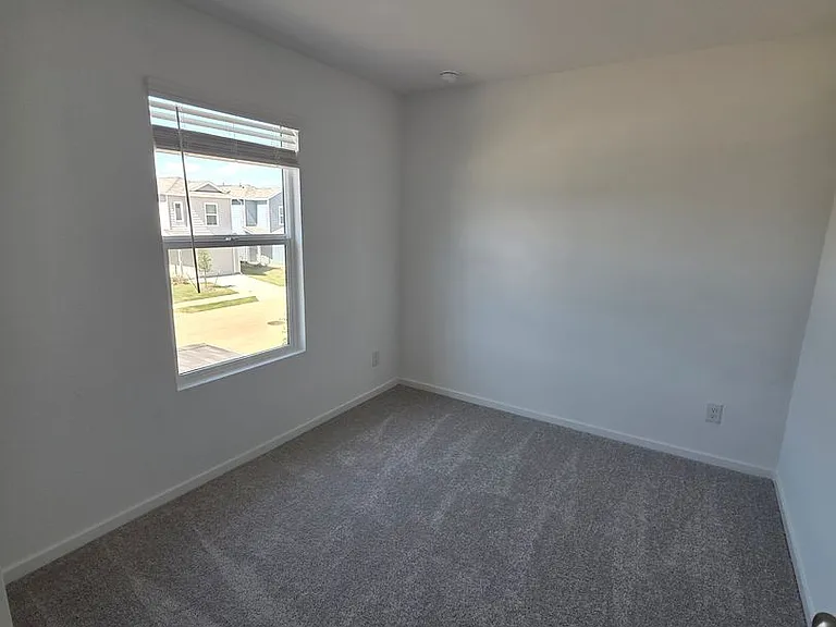 12144 Morgan Dr — Photo 11