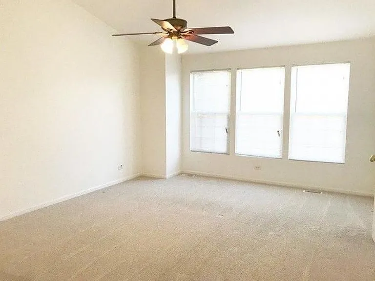 3001 Peachtree Cir — Photo 6