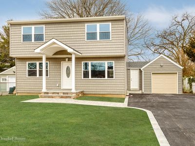 232 42nd St, Lindenhurst, NY, 11757