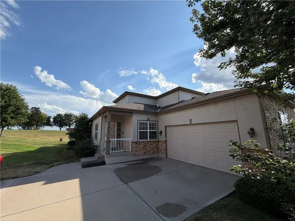 21871 W 116th Pl, Olathe, KS 66061
