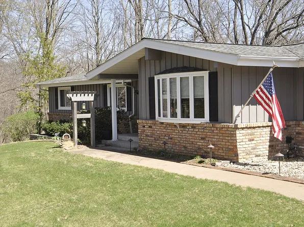 9027 141st St W, Taylor Ridge, IL 61284