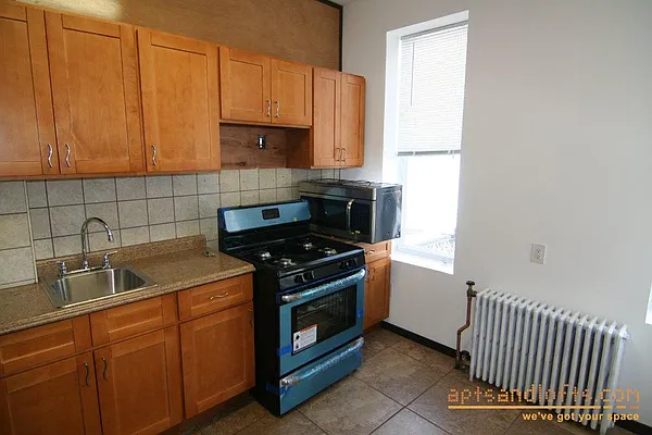 Rented by aptsandlofts.com | media 11