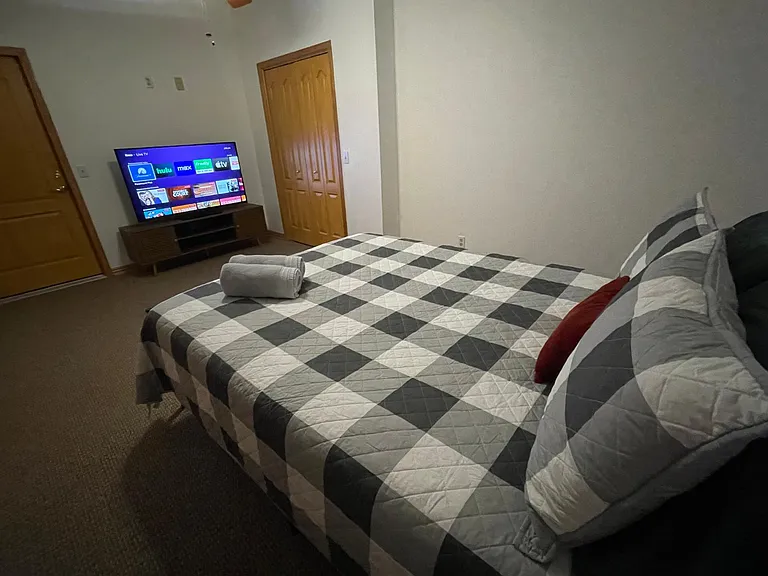 1704 Granada Dr — Photo 17