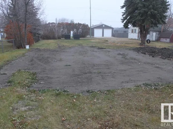 4811 50th Ave, Holden, AB T0B 2C0