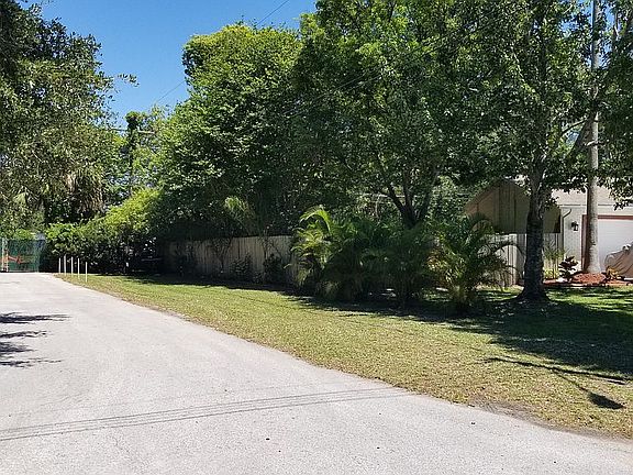 2nd image of 1861 Diane Dr