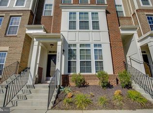 43463 Town Gate Sq, Chantilly, VA 20152