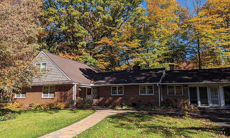 2nd image of 109 Rockingham Dr