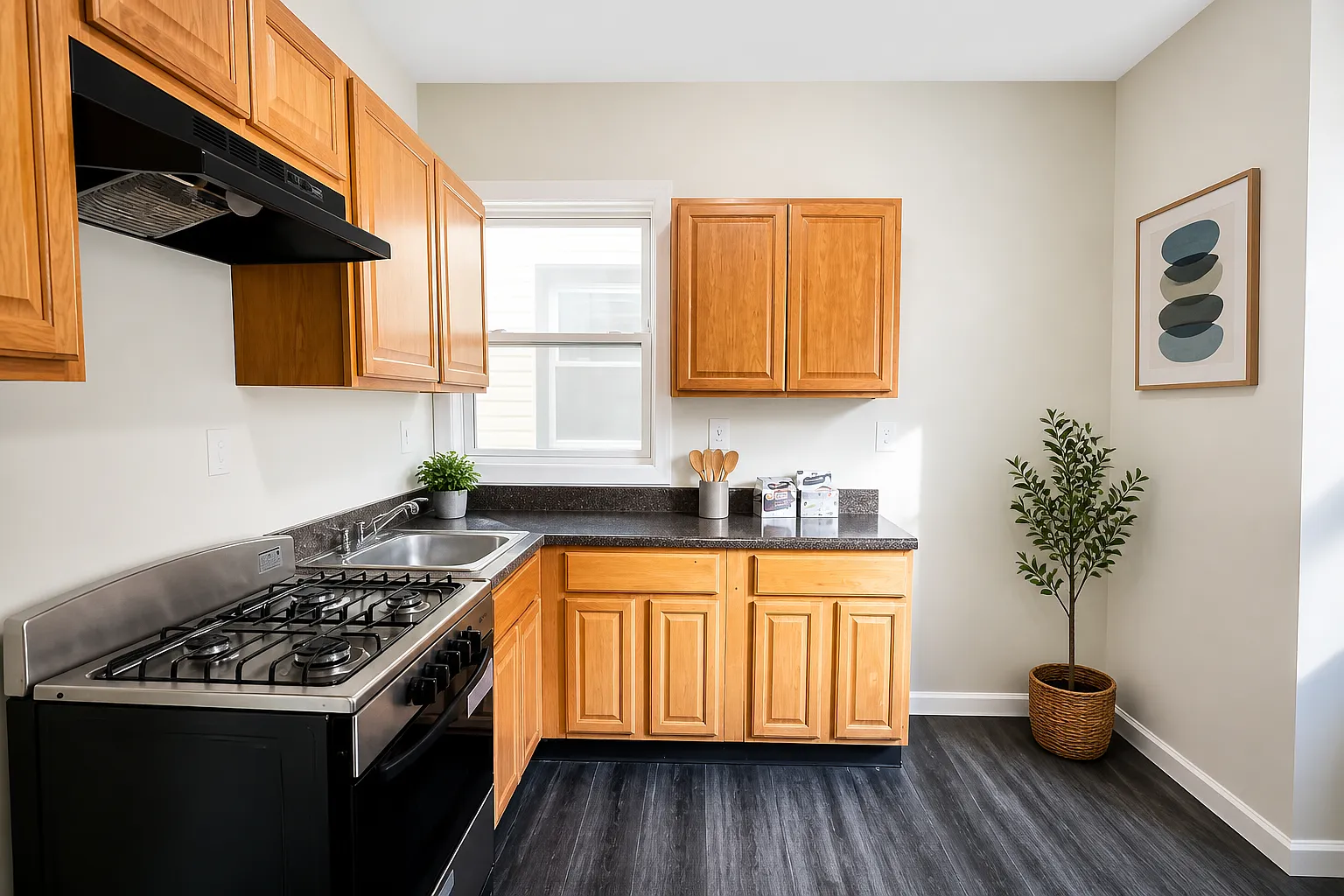 3 bed, $1,925 — Photo 1