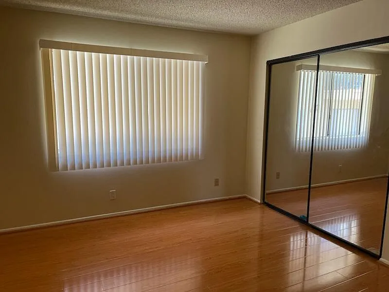 2 bed, 950 sqft, $2,500 — Photo 4